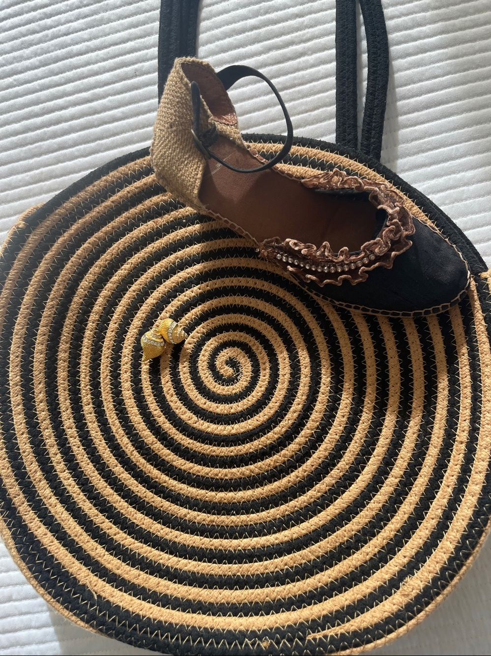 Universal Thread Extra Large Woven Circle Tote Beige and Black Like New